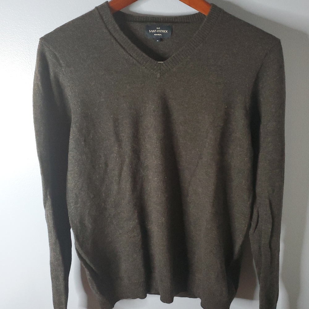 rue saint patrick sweater 100%merino Wool Size M desing in Montreal